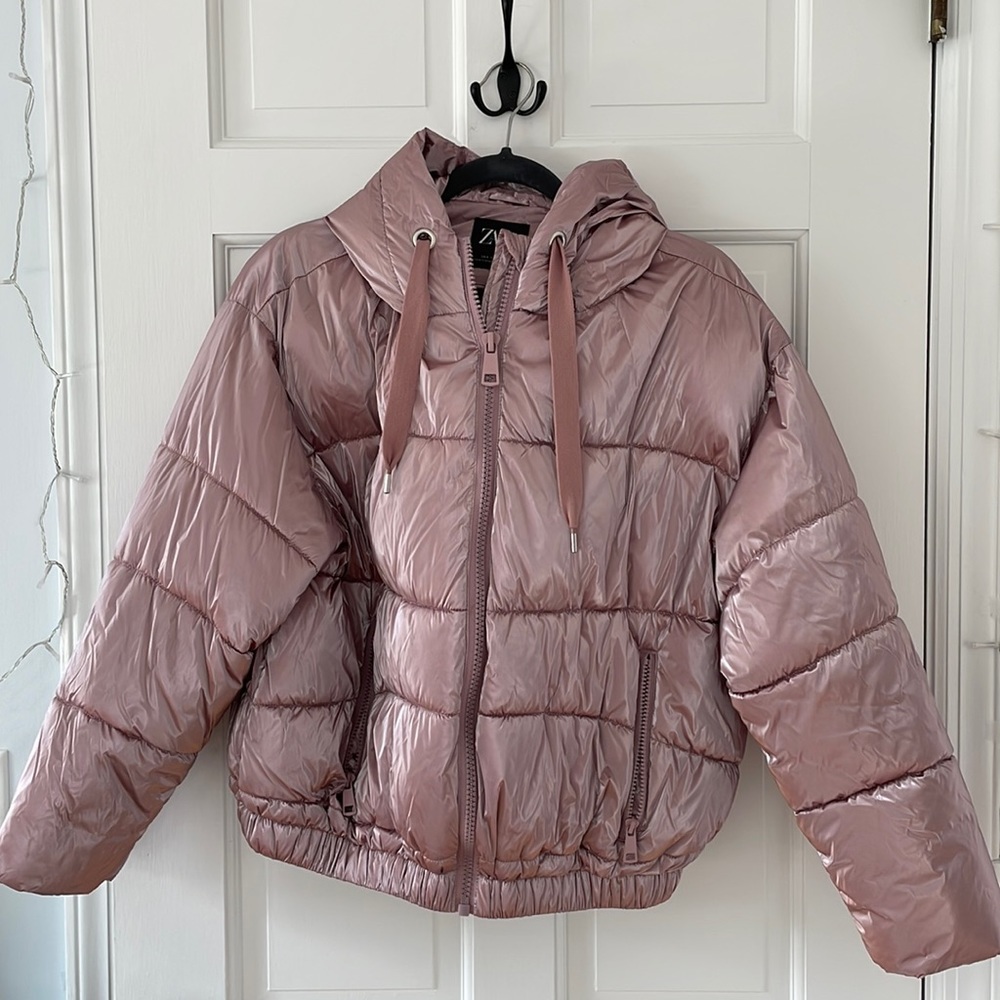 Cute Pink Puffer . Worn 3 times . perfect like new condition